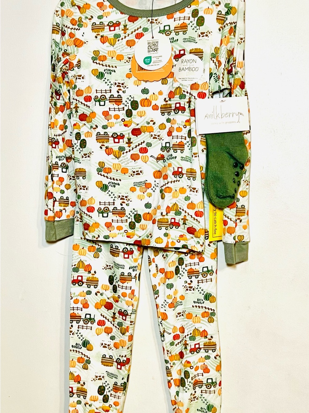 Kids 4T Pumpkin Harvest Pajama Set & Socks Green & Orange Rayon from Bamboo - Picture 10 of 13